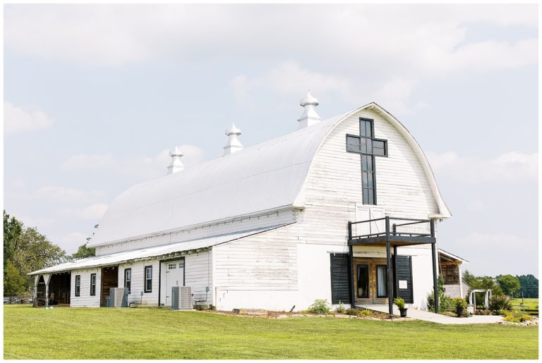 An Amazing Graze Barn Wedding at First Fruits Farm Patricia & Matt