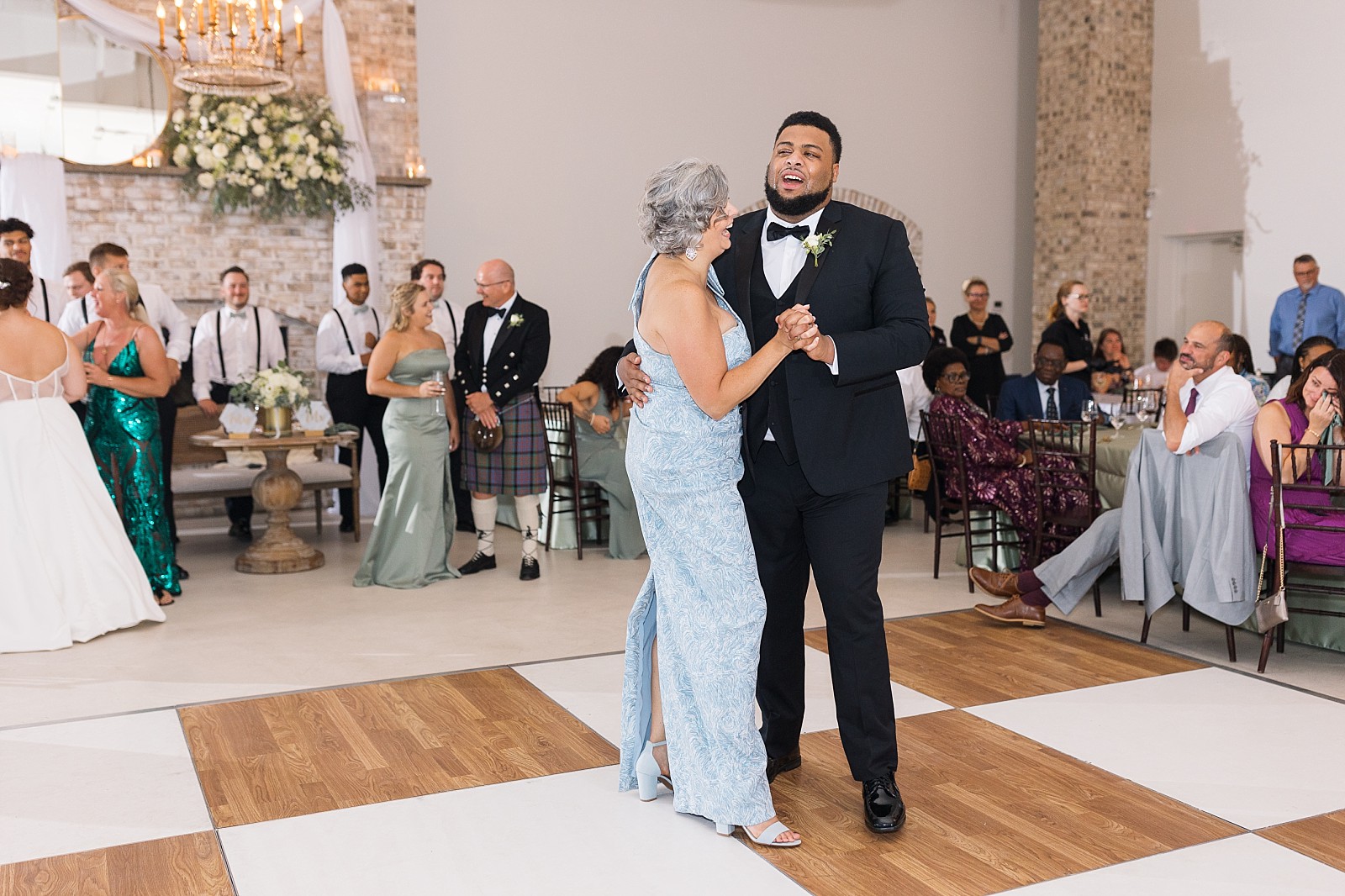 Parent dances at Wrightsville Manor in Wilmington | North Carolina Wedding Photographer