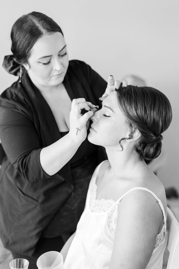 bride getting her make up done | Bentwinds Country Club Wedding | Raleigh NC Wedding Photographer 