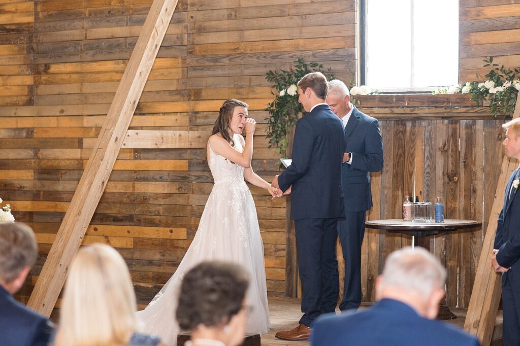 Wedding ceremony | Amazing Graze Barn Wedding | Amazing Graze Barn Wedding Photographer