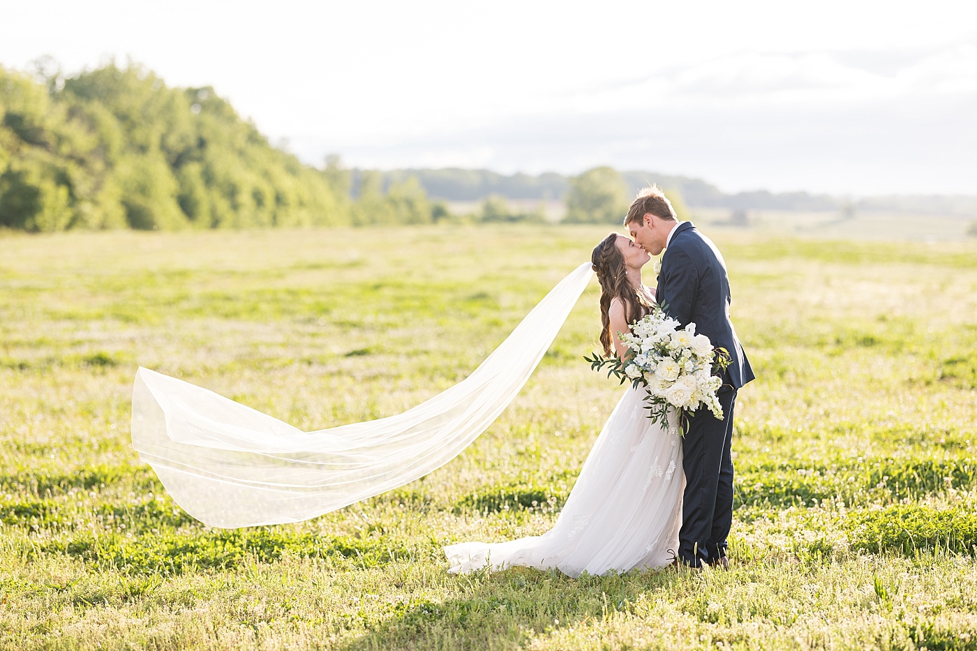 Spring Wedding at Amazing Graze Barn | Raleigh NC Wedding Photographer | Sarah Hinckley Photography