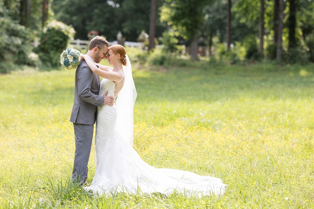 Bride and groom wedding inspiration | Rustic Wedding | Twin Oaks Barn Wedding | Twin Oaks Barn Wedding Photographer | Raleigh NC Wedding Photographer