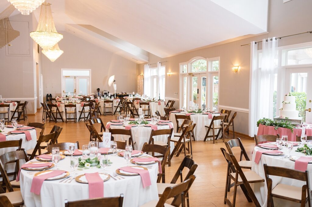 Wedding reception table décor | Summer Wedding | The Matthews House Wedding | The Matthews House Wedding Photographer | Raleigh NC Wedding Photographer