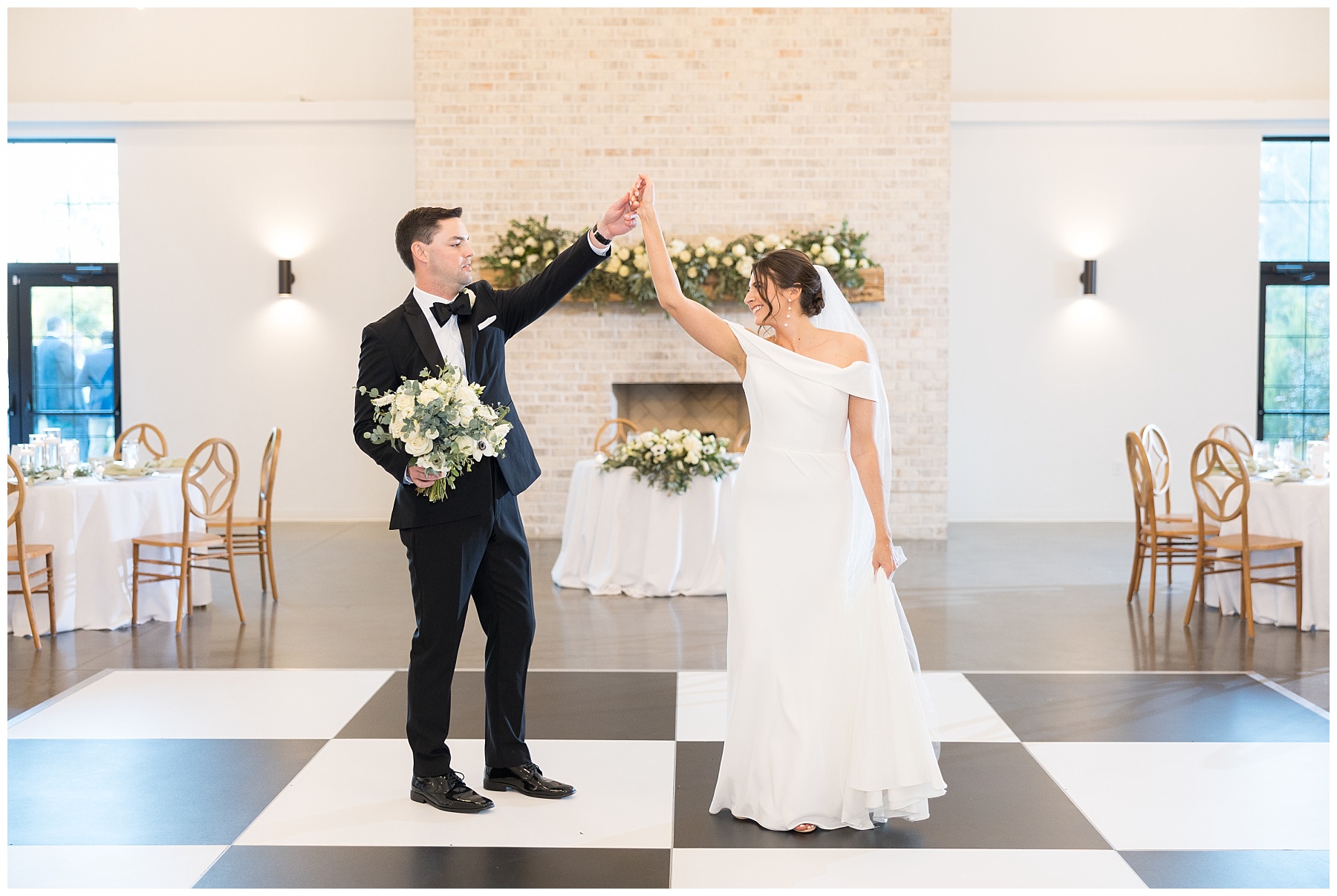 Classic fall wedding at The Maxwell in Raleigh | NC Wedding Photographer | Sarah Hinckley Photography
