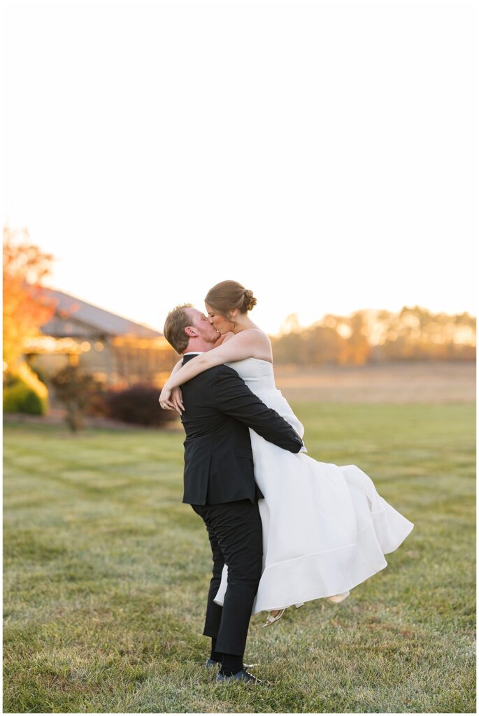 Sunset photos, fall wedding, outdoor wedding venue, NC wedding venue, Raleigh wedding photographer, Sarah Hinckley Photography