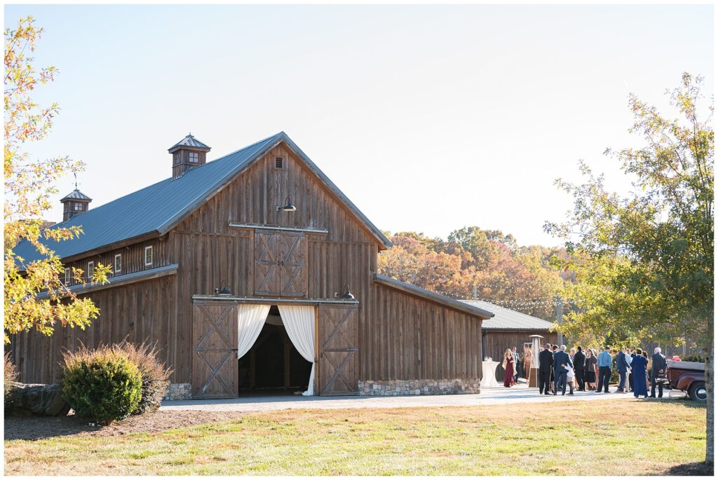 The Farmstead wedding venue, classic wedding venue, fall wedding, Mt. Pleasant wedding venue, Sarah Hinckley wedding photographer