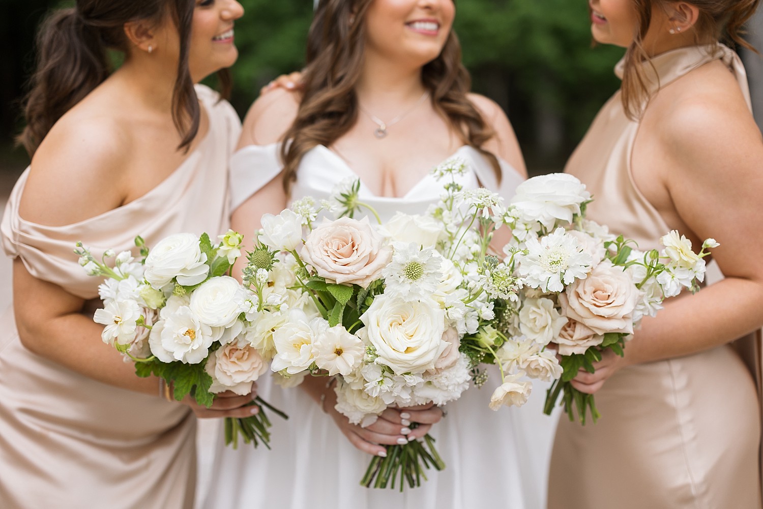 Romantic Spring Wedding with neutrals at Carolina Grove in Raleigh NC | Sarah Hinckley Photography
