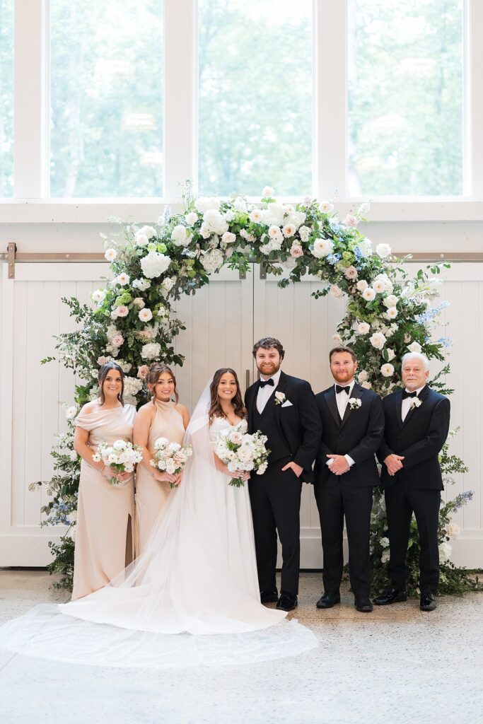 Wedding party | Carolina Grove Wedding Venue | Sarah Hinkley Photography | North Carolina Wedding Photographer