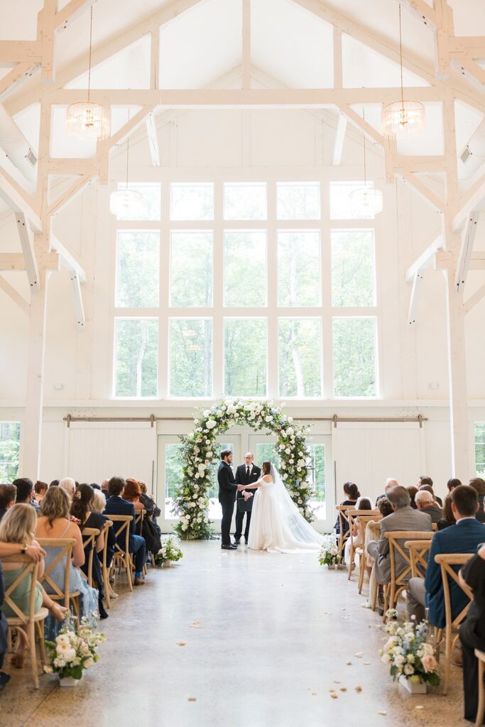Ceremony details | floral details | carolina grove wedding | carolina grove wedding photographer | classic wedding venue 