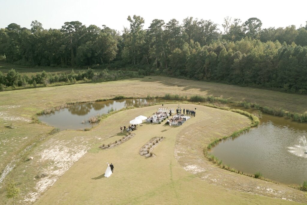 the legacy at willow pond, Virginia wedding venue, outdoor ceremony, string quartet at wedding, historic venues in Virginia, classic wedding venue