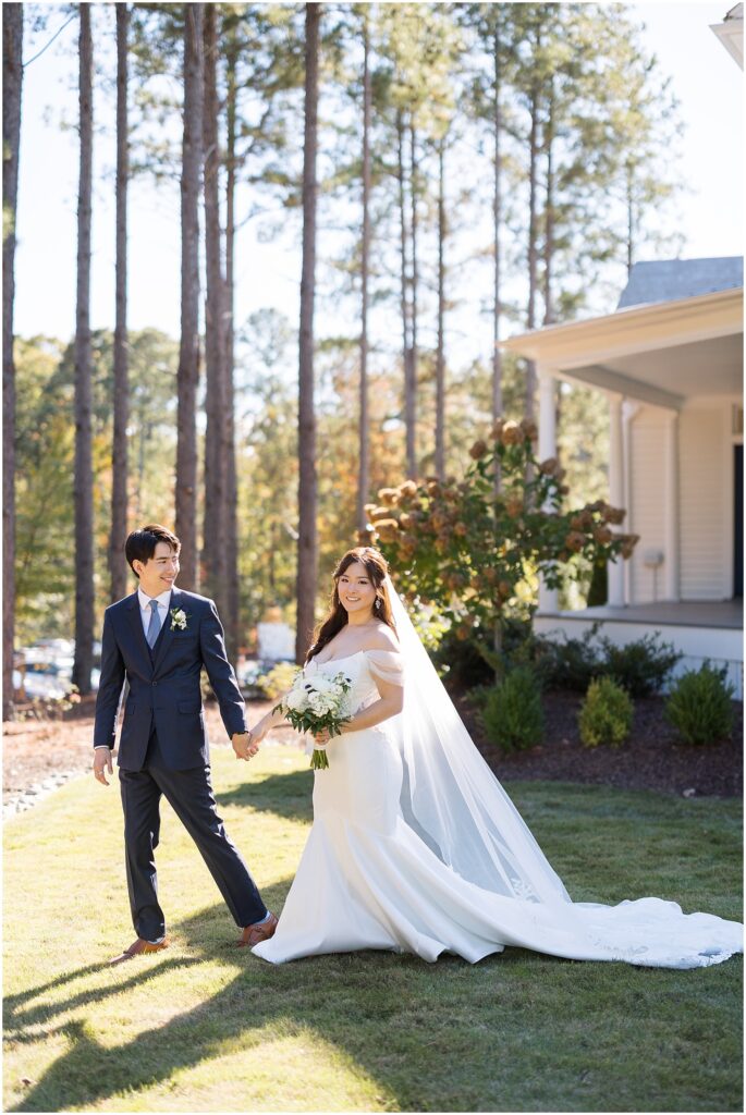 Fall wedding at The Upchurch Raleigh | wedding flowers | Autumn wedding in Raleigh North Carolina | Classic fall wedding venue | Raleigh NC fall wedding photographer | The Upchurch wedding day