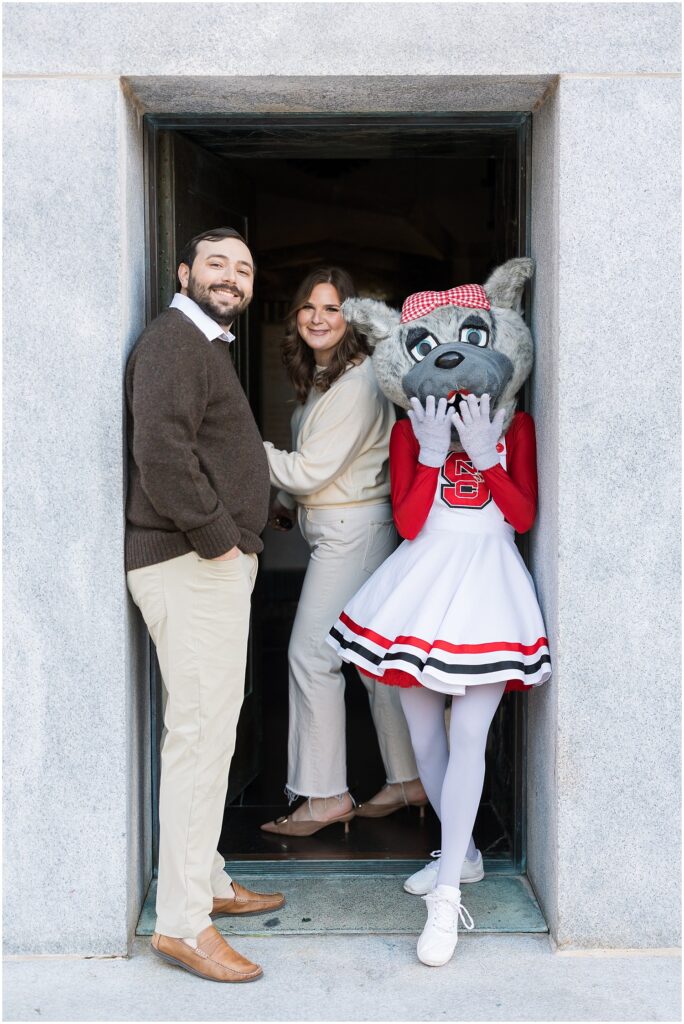 Downtown Raleigh engagement photos | Downtown Raleigh engagement session | Raleigh NC engagement photographer | Urban engagement photos in Raleigh | Raleigh engagement photographer